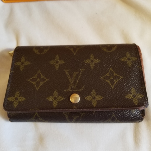 Louis Vuitton Monogram Porte-Monnaie Tresor Wallet - Picture 4 of 17